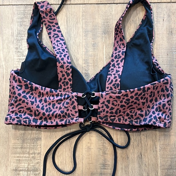 ASHLEY GRAHAM SWIMSUITS FOR ALL LEOPARD PRINT BIKINI TOP - Picture 4 of 5